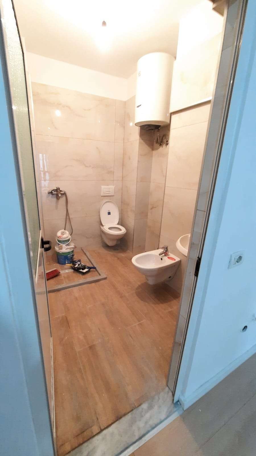 Shitet apartament 2+1 tek Ministria Jashtme